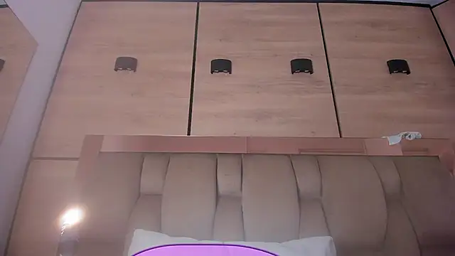 XXX chat uživo modela karol_lewiss