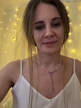 LucieMack élő XXX-chatje