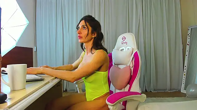 TinaFlamesのライブXXXチャット