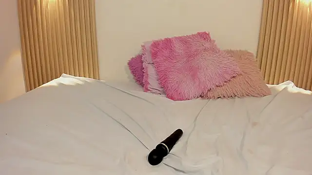 LaylaEmber Adlı Modelin Canlı XXX Sohbeti