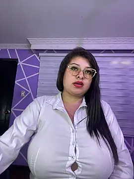 MiiaaJoness' Live XXX Chat