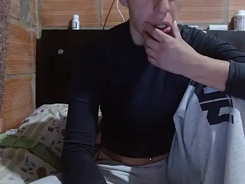 sweetzayori's Webcam Show