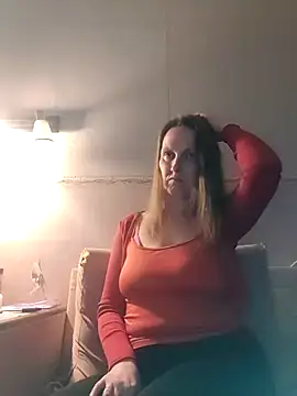 Evelina_cute Adlı Modelin Canlı XXX Sohbeti