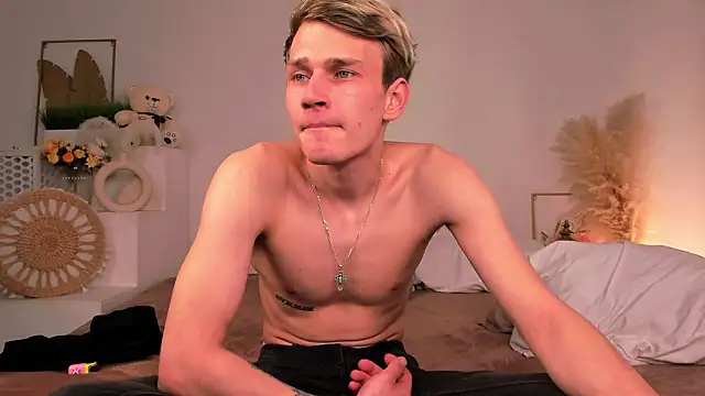 Volan_Starts Live XXX-chat