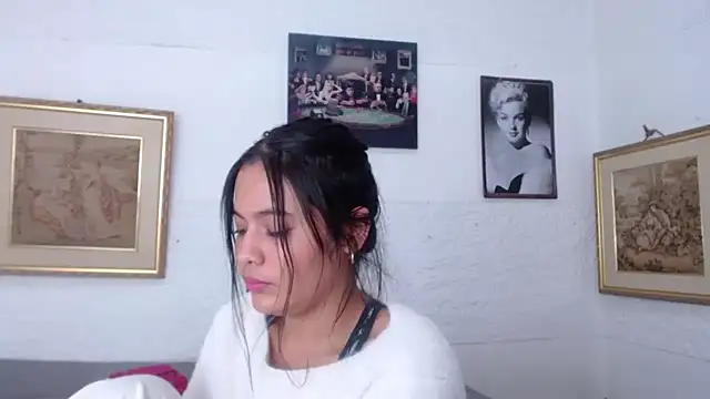 JulianaLopera1 Live XXX-Chat