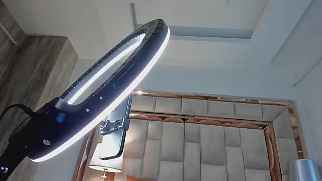 Chatroom XXX en direct de ValentinaBreats