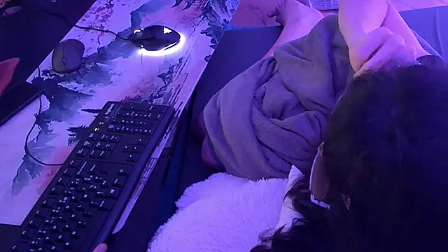 Chat +18 de CeriseLapine ao vivo