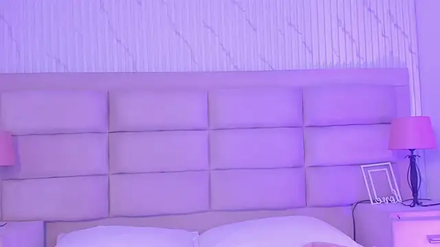 Онлайн чат XXX CarolineFyre