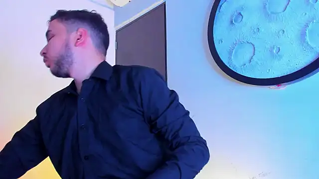 mike_257 Live XXX-Chat