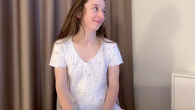 Chat +18 de ShySchoolGirl ao vivo