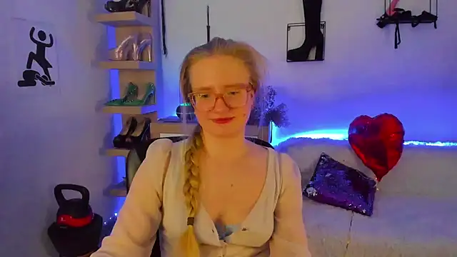 NancyHottie: онлайн-секс-чат