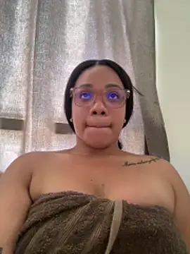 ashley_Tompson1 Chat XXX live