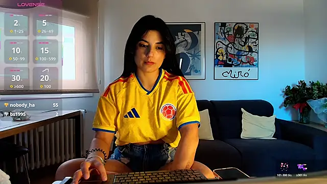 Arya_33 live XXX chat