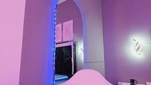 jolie_lov live XXX chat