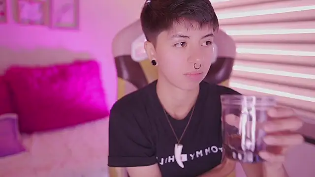 tommy_blue live XXX chat