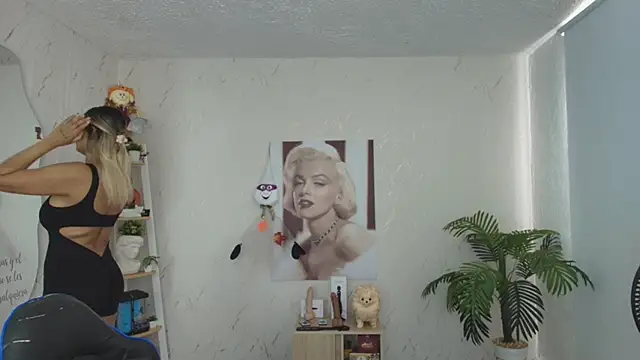 SALOOMEE__ Chat XXX in diretta