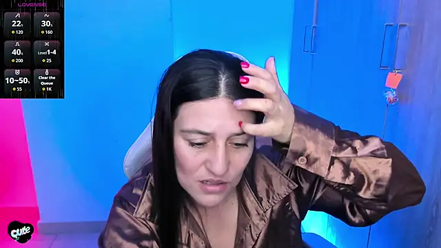 Saskyaa Adlı Modelin Canlı XXX Sohbeti