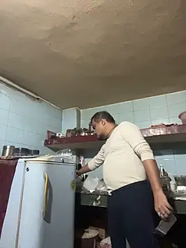 Chatroom XXX en direct de Saxymood1111