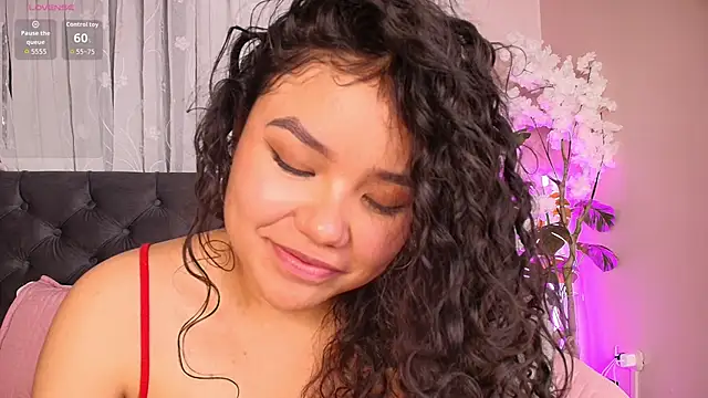 Annie_Lii_ Adlı Modelin Canlı XXX Sohbeti