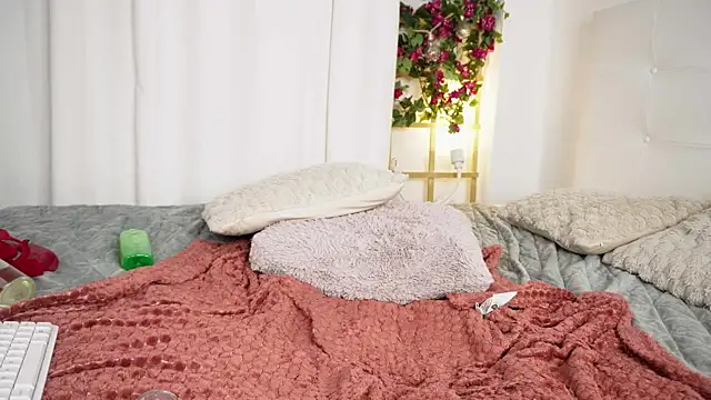 SuzannaMurr Adlı Modelin Canlı XXX Sohbeti