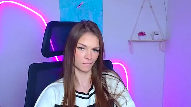 Lina_Loveuu élő XXX-chatje