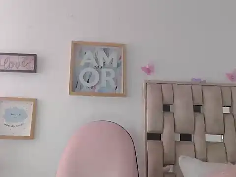 Aantoniaa_brown27 Show Webcam