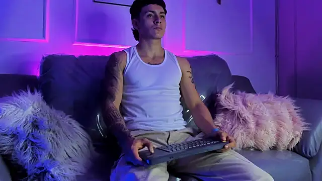 Živý XXX chat Leo_santoro