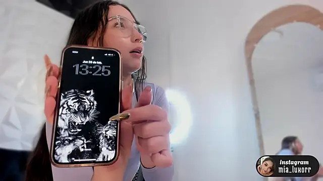 Онлайн чат XXX Mia_Luxor