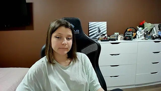 SoniNesti Live XXX-chat