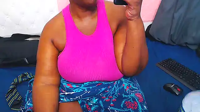 Chat +18 de bootyqueenxxx21 ao vivo