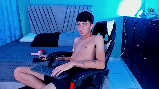 Maikol_Ortiz Live XXX-Chat