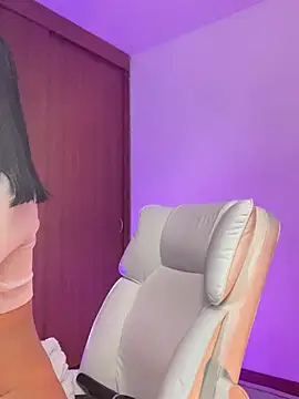 Silvanna-Moree: онлайн-секс-чат