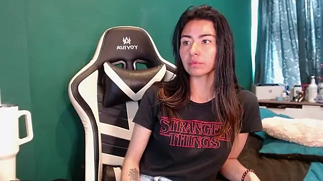 Онлайн чат XXX alice_middlee