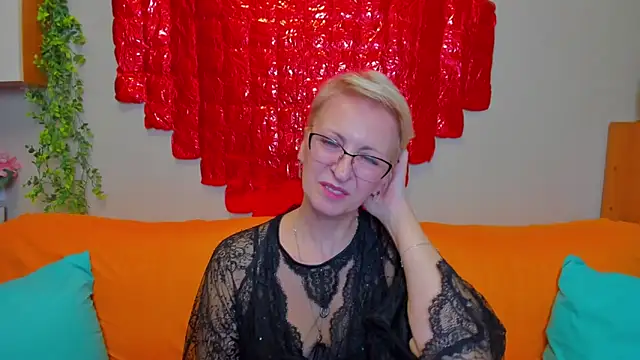 iamyourdream89 Adlı Modelin Canlı XXX Sohbeti