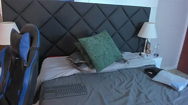 XXX chat uživo modela kai_storn