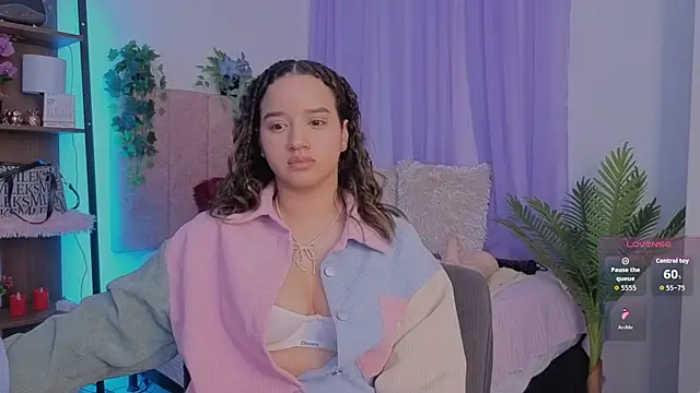 Chatroom XXX en direct de emilyrouxe