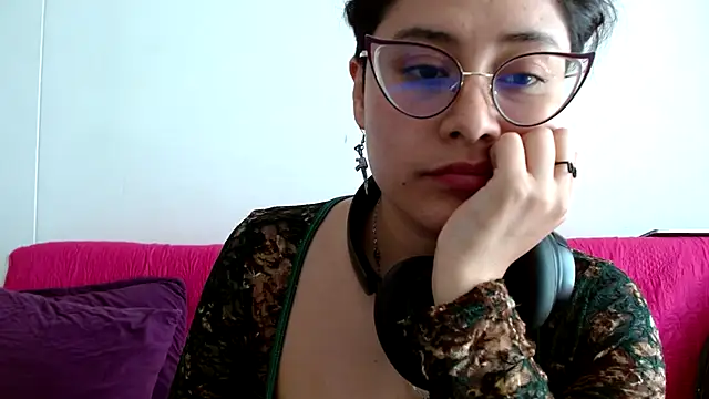 Juliexxxxtasy élő XXX-chatje