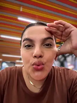 Chat +18 de Colibri_xxx ao vivo