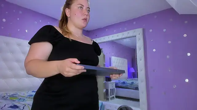 XXX chat uživo modela rousse_millers