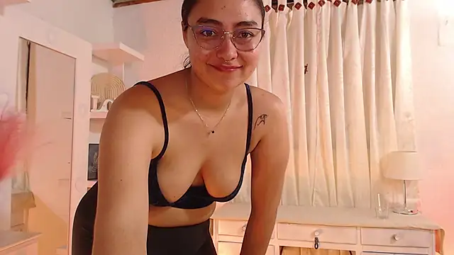 _Kim__M's Live XXX Chat