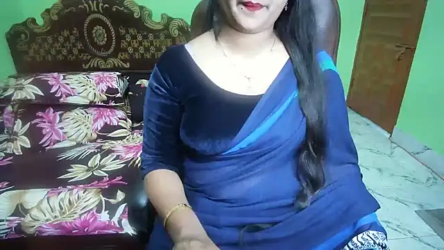 BengaliQueenStar élő XXX-chatje