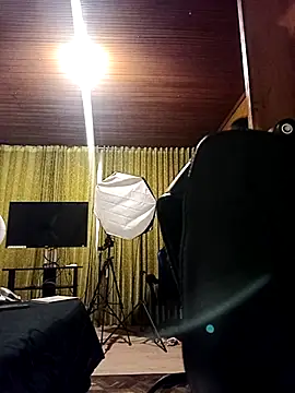 MeelFox Adlı Modelin Canlı XXX Sohbeti