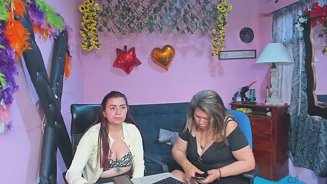 lesbiancuple Show Webcam