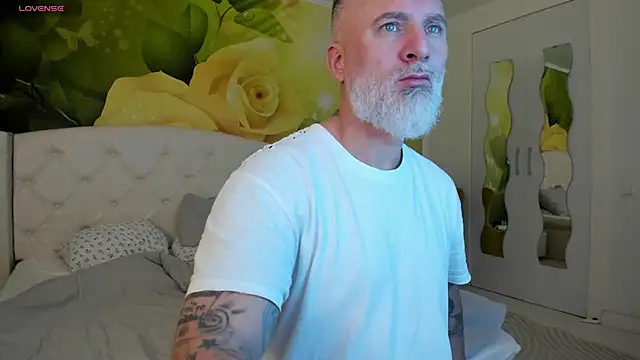 BlowMyXXLのライブXXXチャット