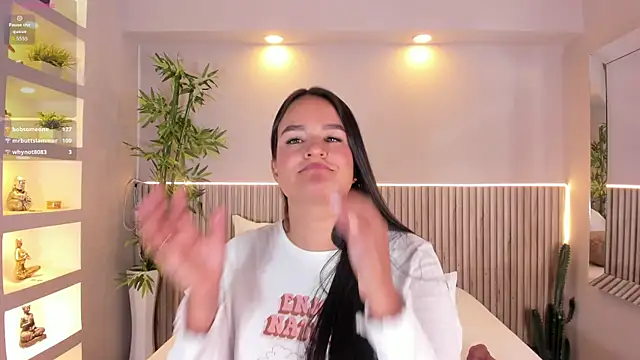 Chat +18 de LucieMillerr ao vivo