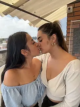 Chat +18 de Antonella_Julieta ao vivo