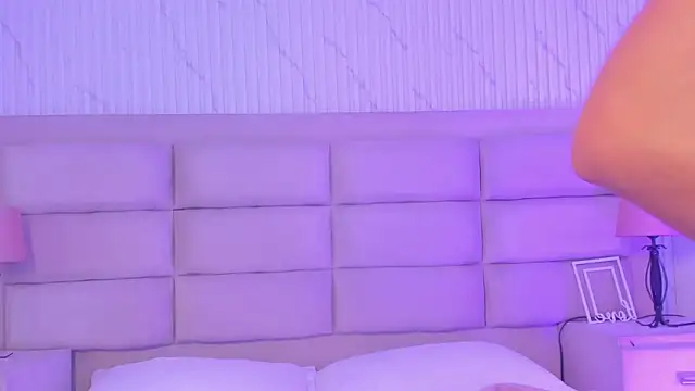 Онлайн чат XXX CarolineFyre