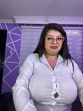 دردشة MiiaaJoness الجنسية المباشرة