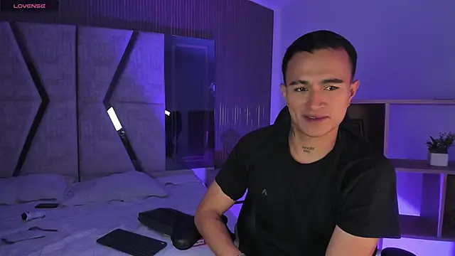 LiamDeep Live XXX-Chat