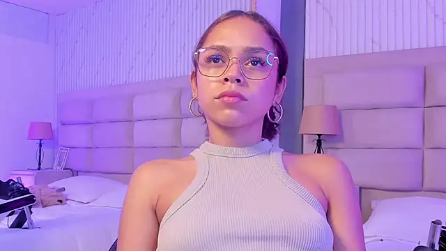 CarolineFyre live XXX chat